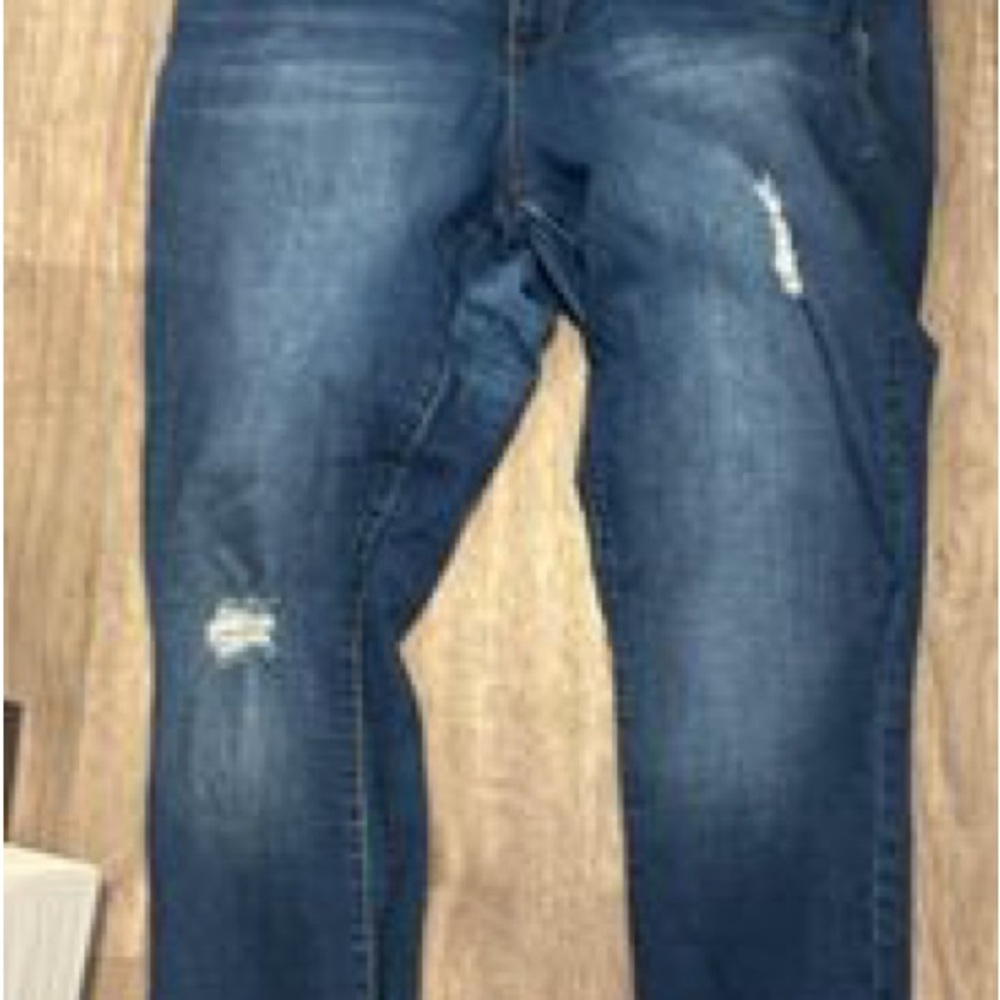 Distressed Jeans - Picture 2 of 4
